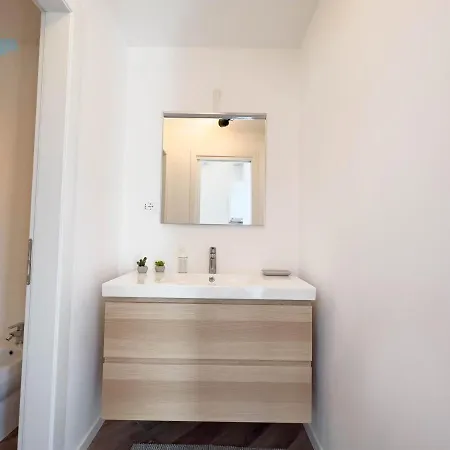 Basovizza 3 Angelica Tirabora Short Rent Apartment *