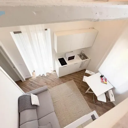 Basovizza 3 Angelica Tirabora Short Rent *